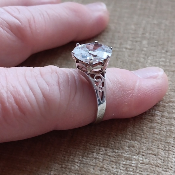 Oval Multi-faceted Cubic Zirconia Silver Ring - Picture 8 of 11
